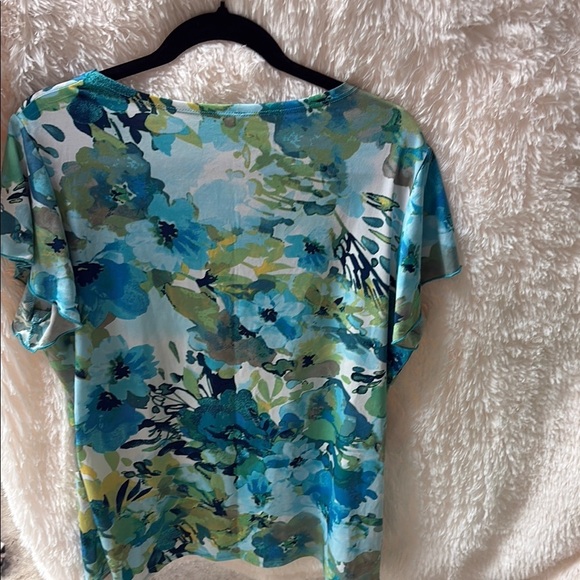 Elegant Blue Floral Women's Blouse - Picture 5 of 5